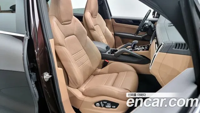 Porsche Cayenne 2020 — фото 10