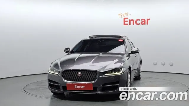 Jaguar XE 2016 — фото 3