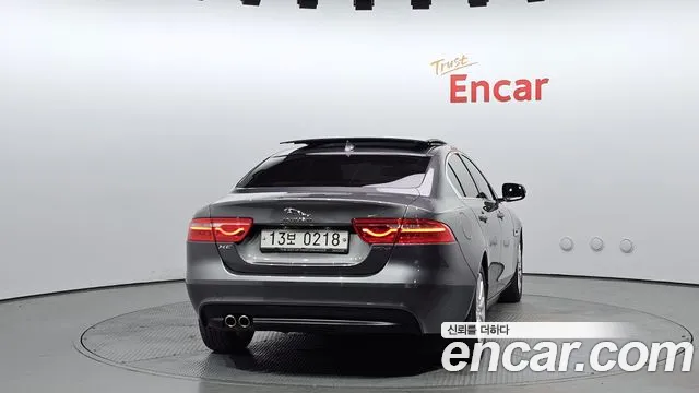 Jaguar XE 2016 — фото 4