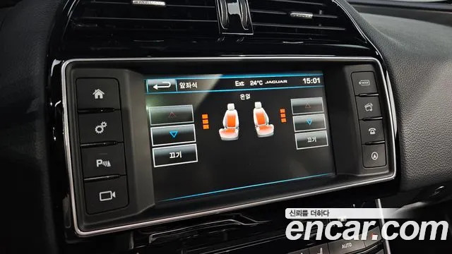 Jaguar XE 2016 — фото 18