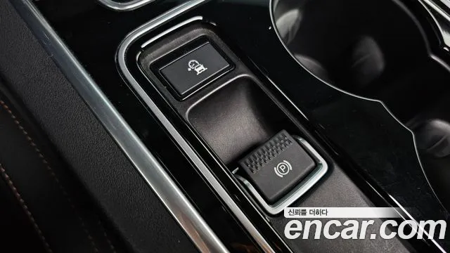 Jaguar XE 2016 — фото 20