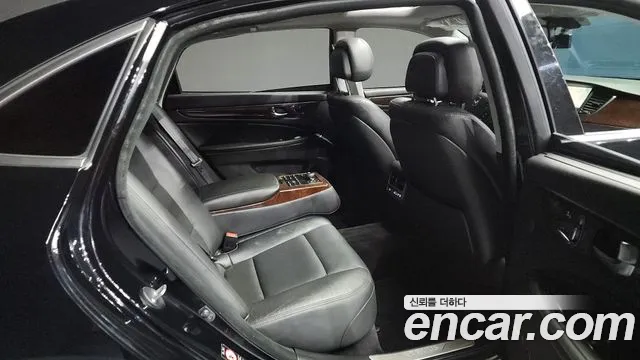 Hyundai Equus 2014 — фото 12