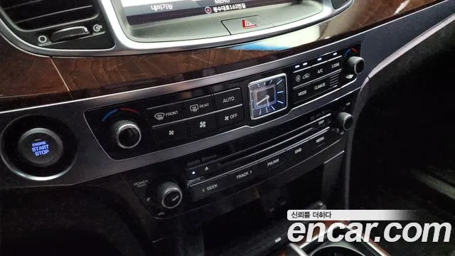 Hyundai Equus 2014 — фото 16
