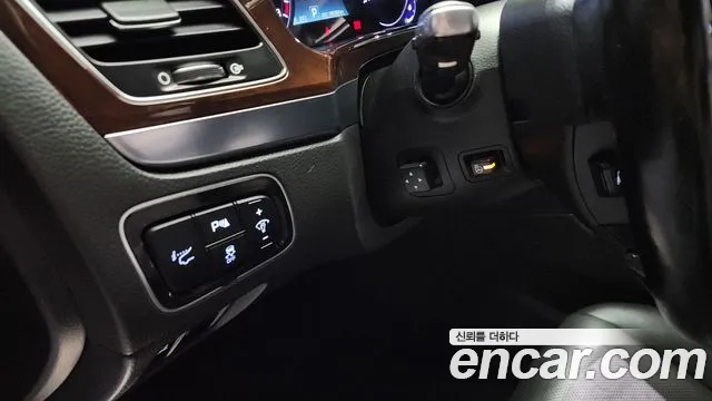 Hyundai Equus 2014 — фото 17
