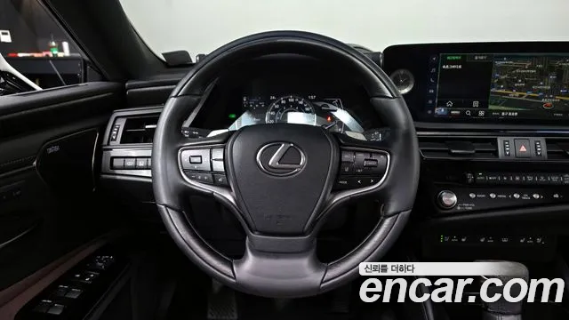 Lexus ES 2023 — фото 13
