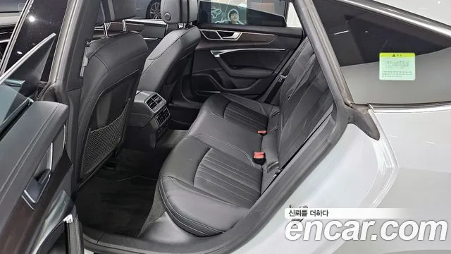 Audi A7 2023 — фото 12