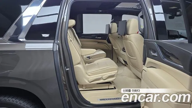 Cadillac Escalade 2021 — фото 12