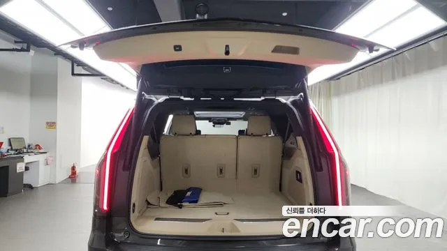 Cadillac Escalade 2021 — фото 20