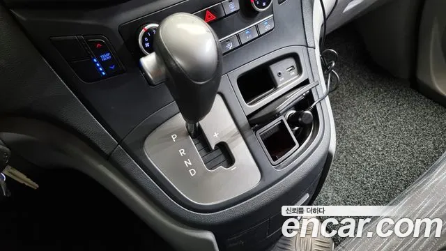 Hyundai Starex 2017 — фото 9
