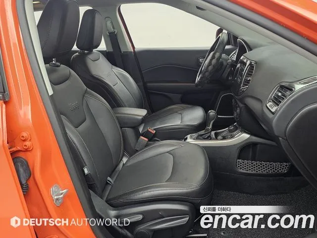 Jeep Compass 2019 — фото 10