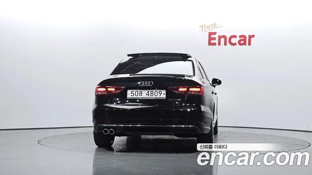 Audi A3 2018 — фото 4
