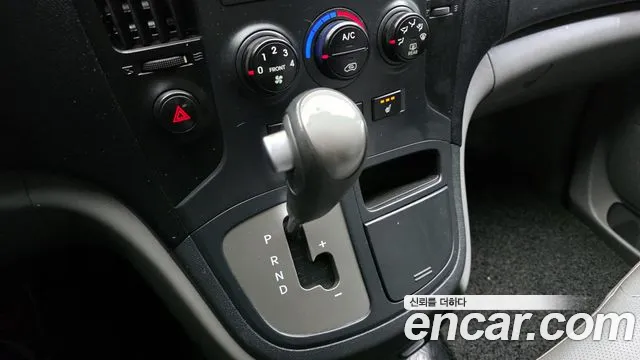 Hyundai Starex 2015 — фото 9