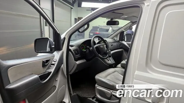 Hyundai Starex 2015 — фото 10