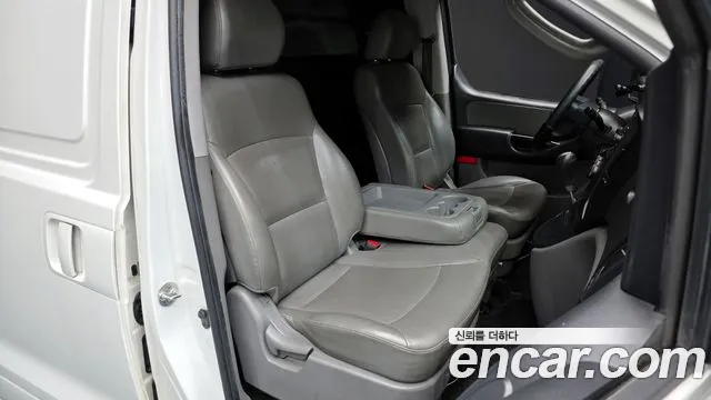 Hyundai Starex 2015 — фото 12