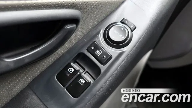 Hyundai Starex 2015 — фото 14