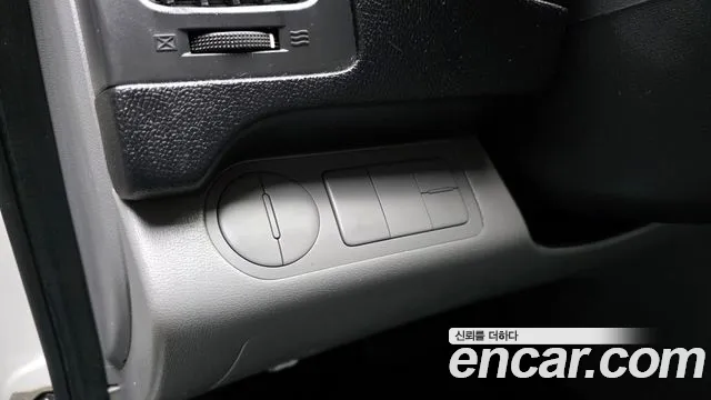 Hyundai Starex 2015 — фото 15