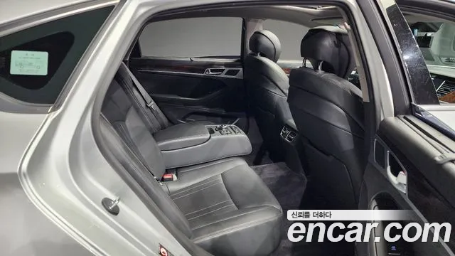 Hyundai Genesis 2016 — фото 12