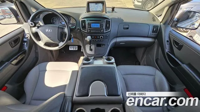 Hyundai Starex 2020 — фото 7