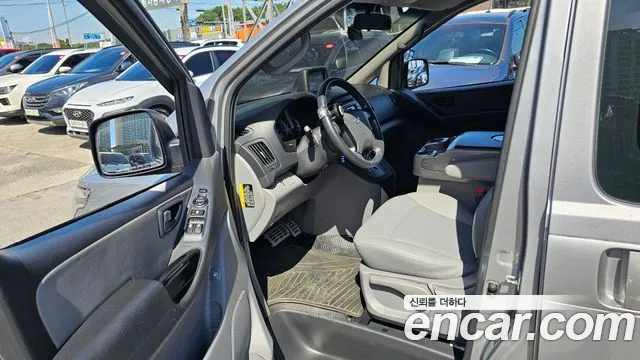 Hyundai Starex 2020 — фото 10