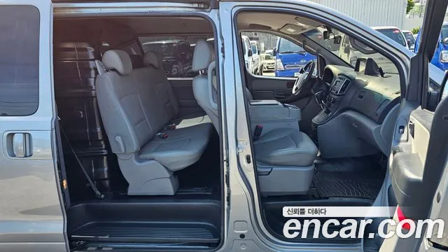 Hyundai Starex 2020 — фото 11