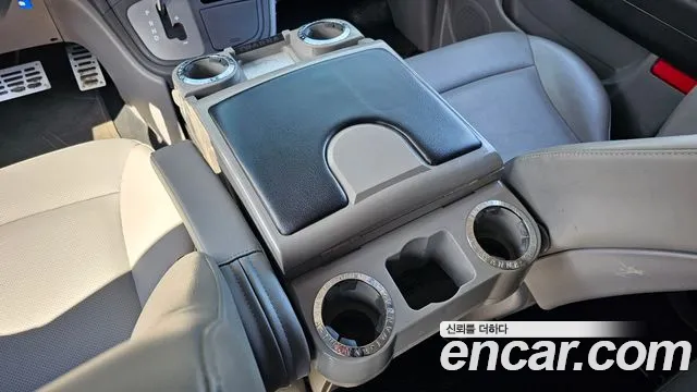 Hyundai Starex 2020 — фото 19