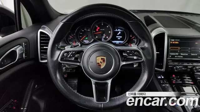 Porsche Cayenne 2016 — фото 13