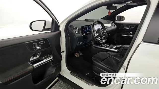 Mercedes-Benz GLA-Class 2021 — фото 10