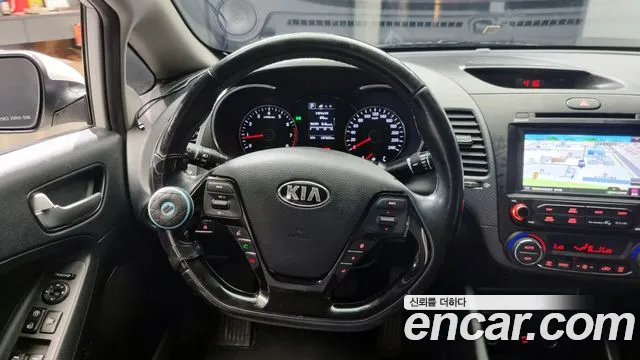 Kia K3 2016 — фото 13