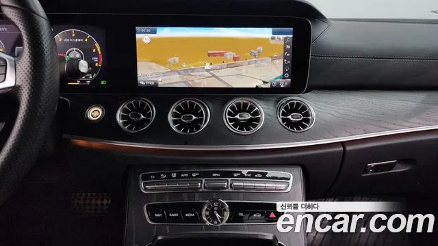 Mercedes-Benz E-Class 2017 — фото 15