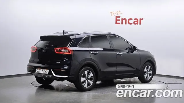 Kia Niro 2018 — фото 2