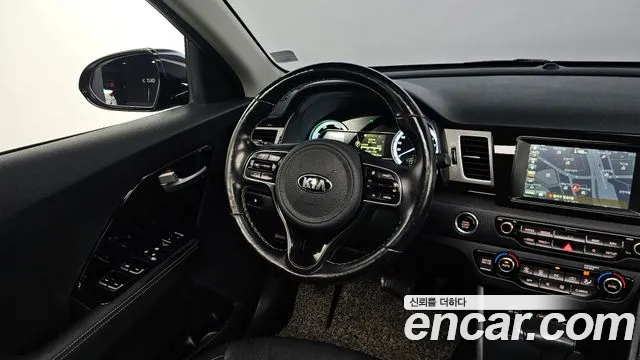 Kia Niro 2018 — фото 13