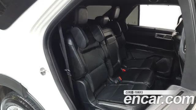 Ford Explorer 2020 — фото 12