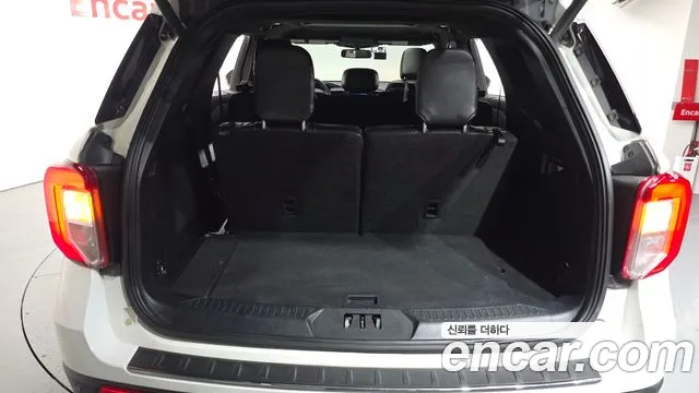 Ford Explorer 2020 — фото 20