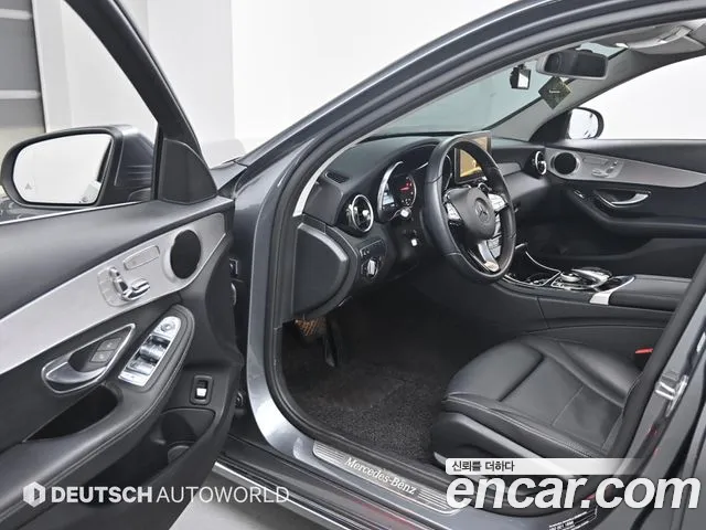 Mercedes-Benz C-Class 2017 — фото 11