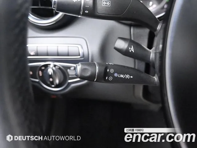 Mercedes-Benz C-Class 2017 — фото 17
