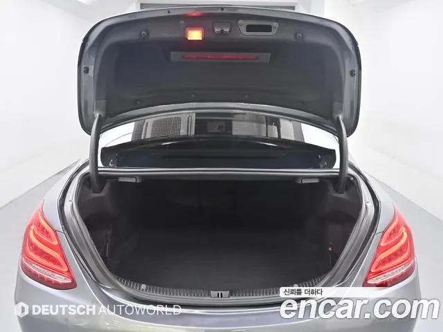 Mercedes-Benz C-Class 2017 — фото 20