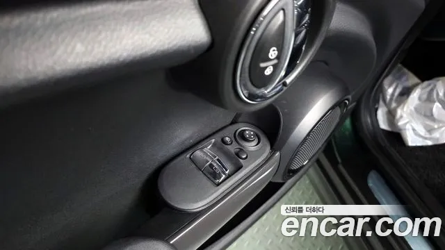Mini Cooper 2016 — фото 17