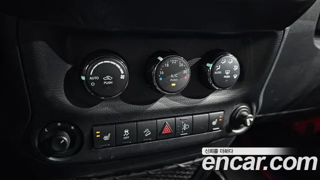 Jeep Wrangler 2017 — фото 18