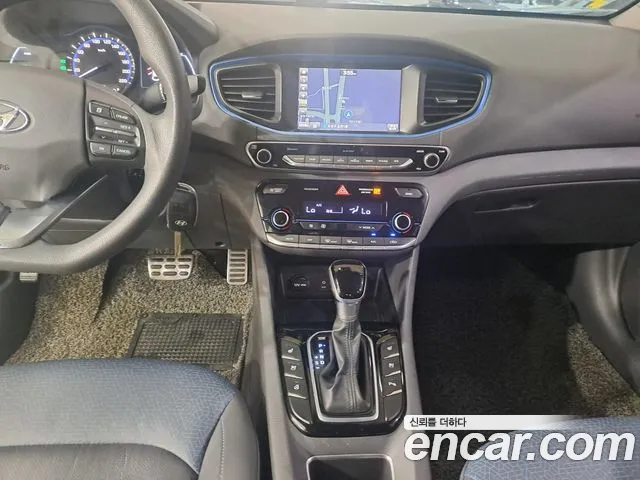 Hyundai Ioniq 2016 — фото 10