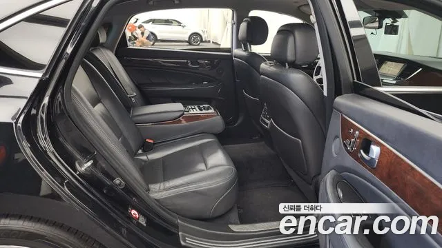 Hyundai Equus 2015 — фото 12