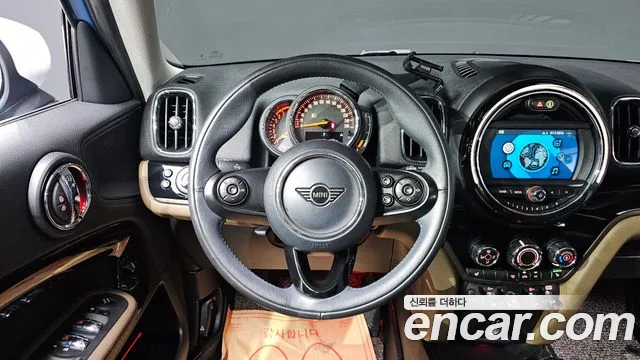Mini Countryman 2020 — фото 16