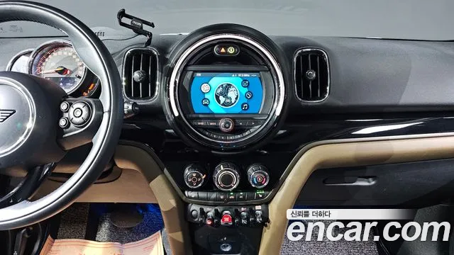 Mini Countryman 2020 — фото 17