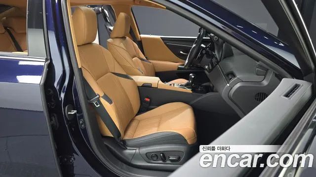 Lexus ES 2023 — фото 10