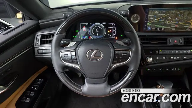 Lexus ES 2023 — фото 14
