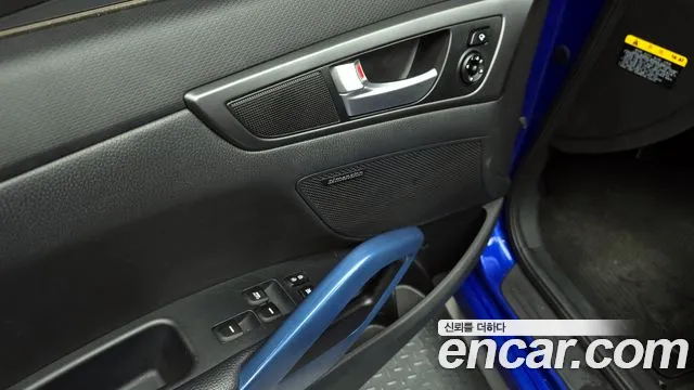 Hyundai Veloster 2013 — фото 17
