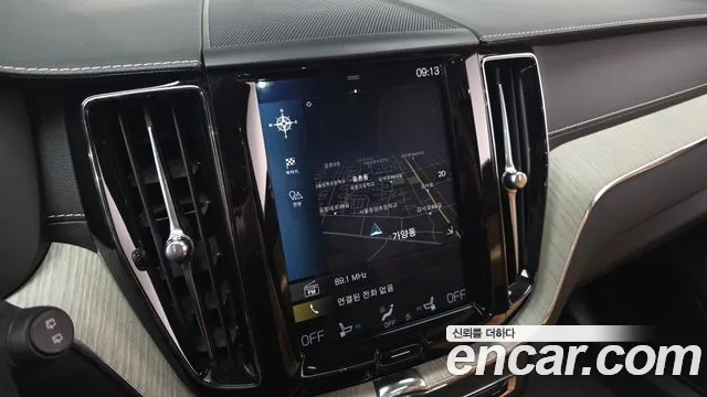 Volvo XC60 2020 — фото 14