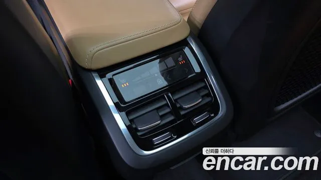 Volvo XC60 2020 — фото 19