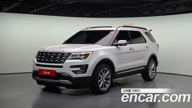 Ford Explorer 2017 — фото 1