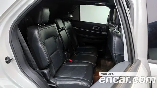 Ford Explorer 2017 — фото 12