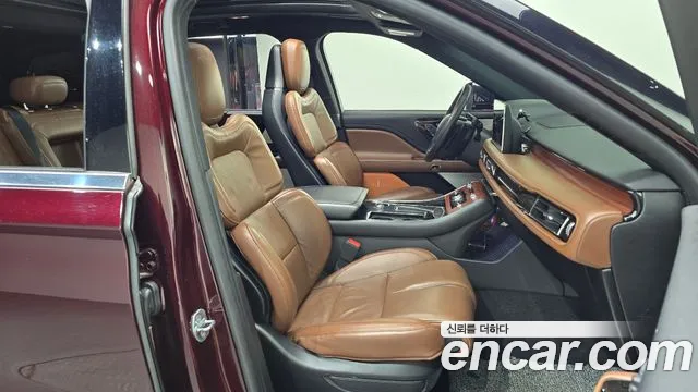 Lincoln Aviator 2020 — фото 12